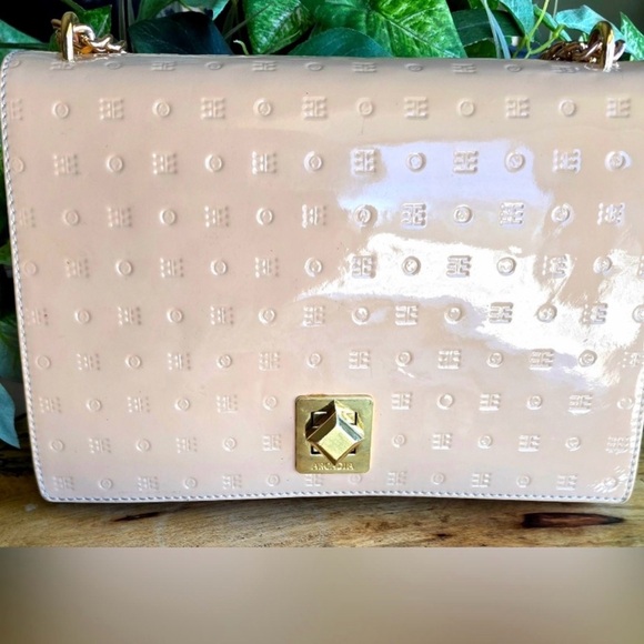 Arcadia Handbags - Arcadia Laila Blush/Nude Medium Crossbody EUC authentic